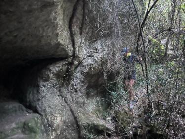 Euzet - découverte avec un peu d’ explo et de grattage avec @sabine et @lise..😇😱🙄