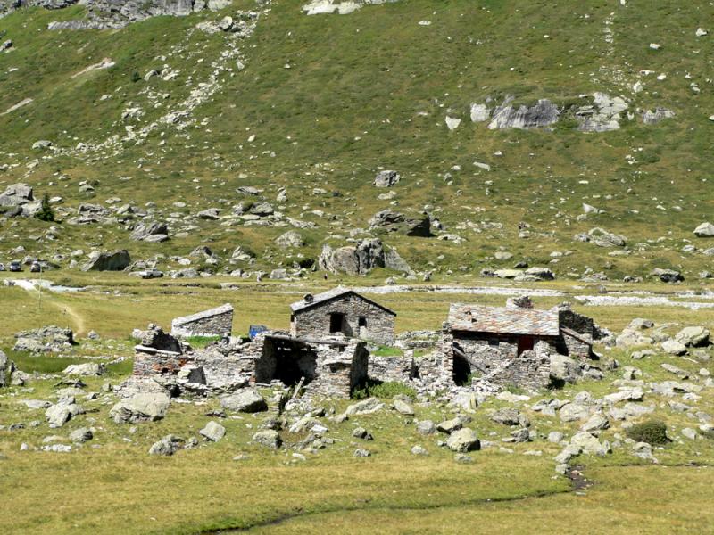 L'arrivée aux ruines de la Sassière