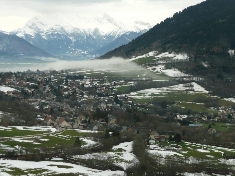 La Motte-d'Aveillans, glauque dans le matin humide