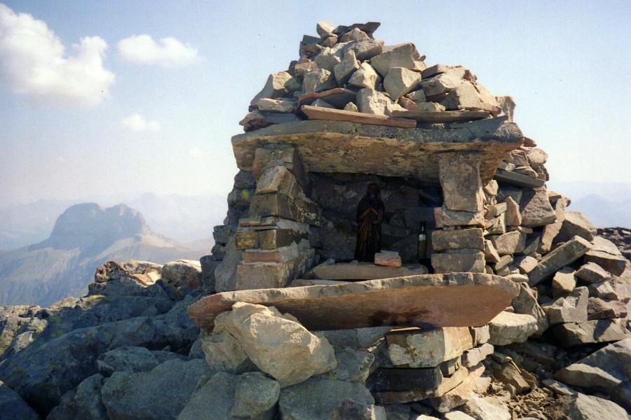 La Vierge en son cairn
