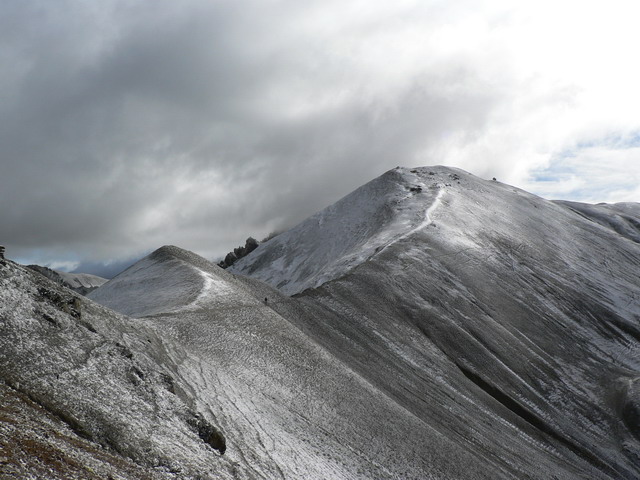 La crête menant à la Tête de Girardin