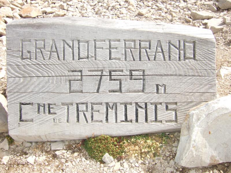 La plaque du sommet