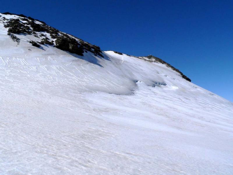 La traversée en dévers sous la crête
