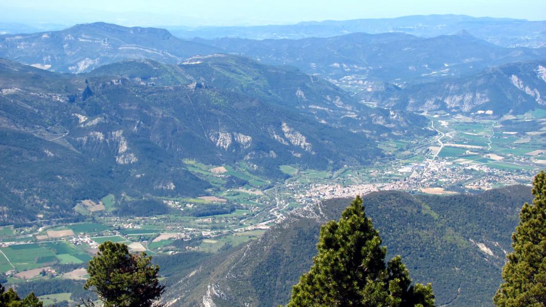 La ville de Die en contrebas.
