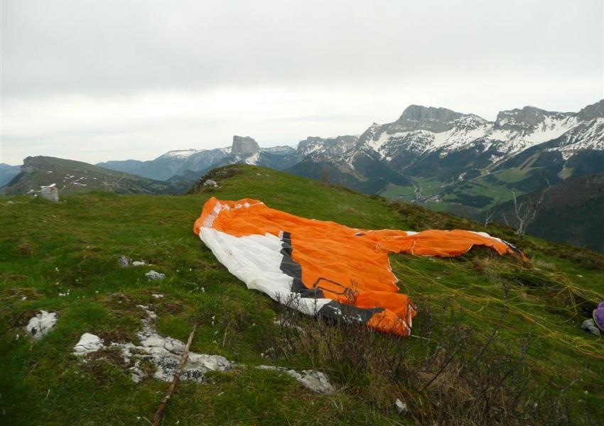 La voile est étalée au sommet