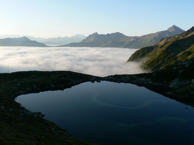 Lac du Branlay et mer de nuage en Tarentaise