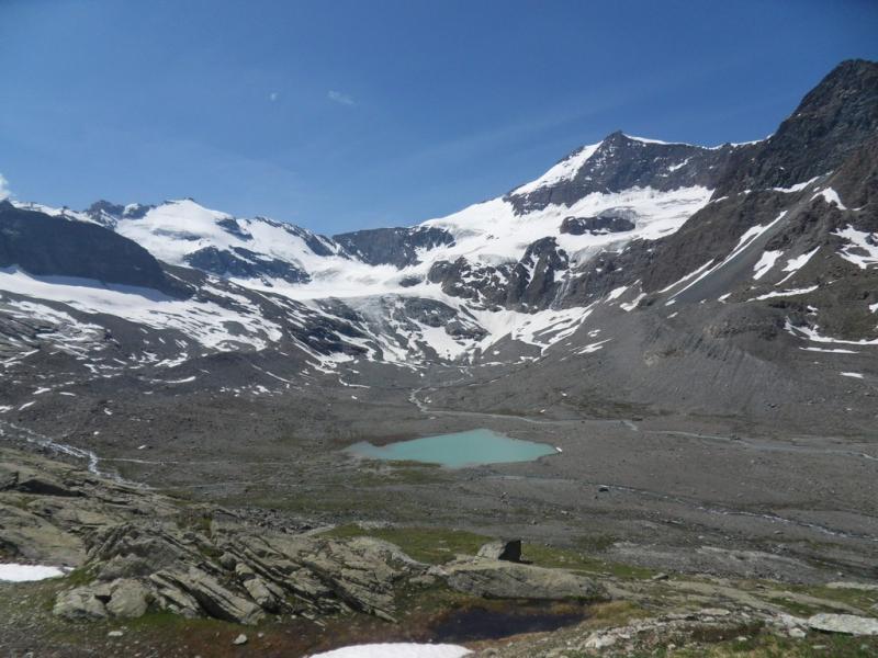 Lac du plan des Evettes avec l'albaron