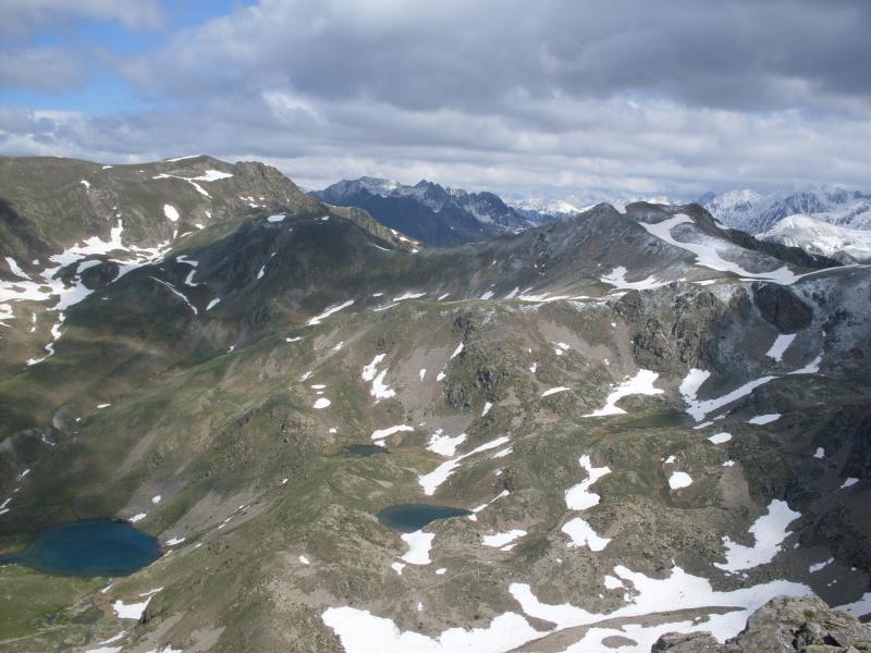 Lacs de Millefonts en montant au Mont Pépoiri