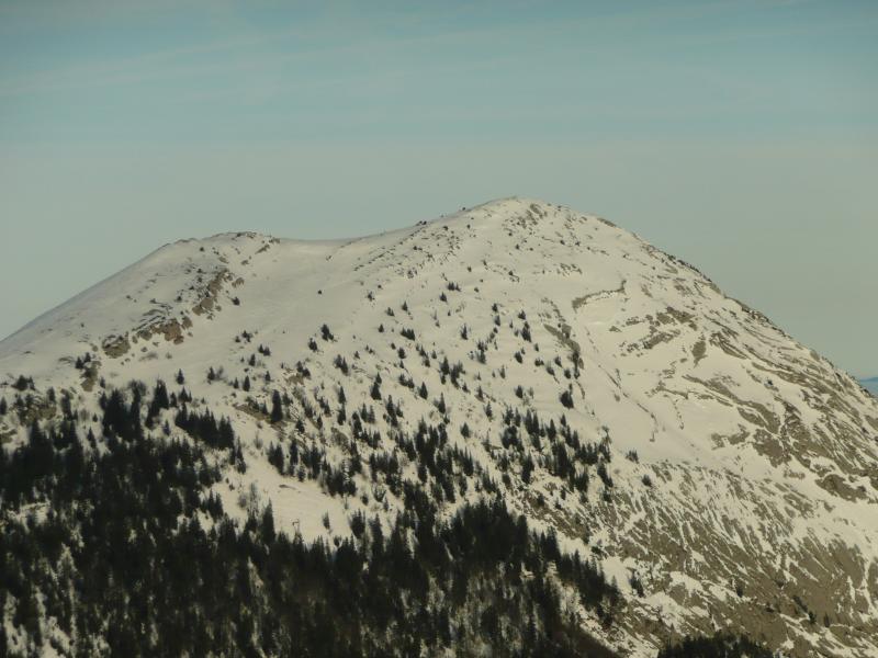 Le Charmant Som juste en face