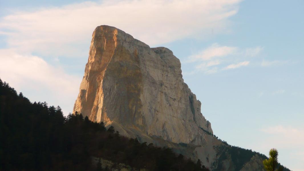 Le Mastard vu du sentier du facteur