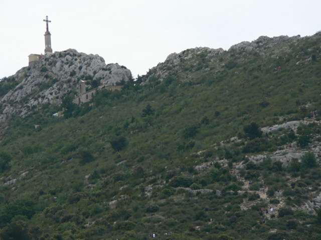 Le Prieuré et la Croix de Provence