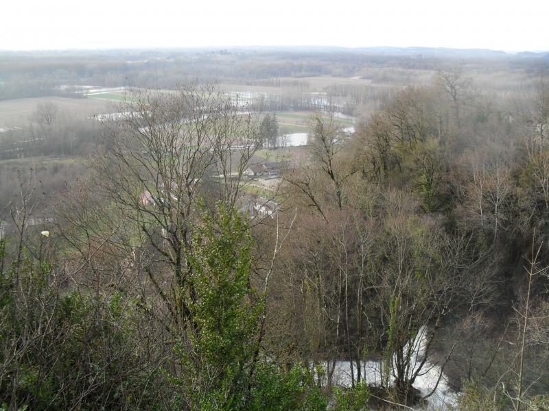 Le Rhône déborde un peu