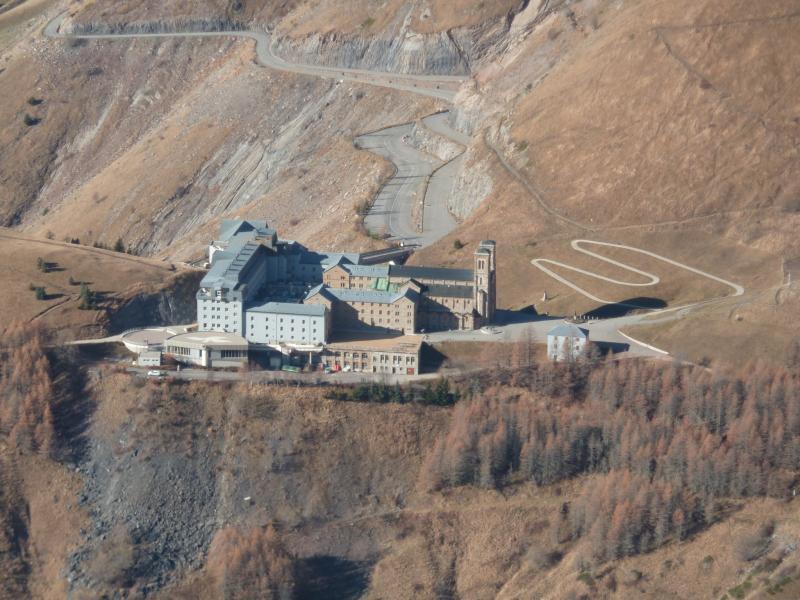 Le Sanctuaire de la Salette en hiver sec