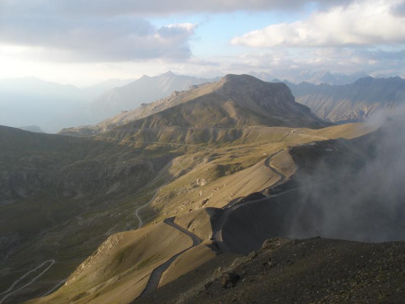 Le col de la Bonette depuis la cime éponyme