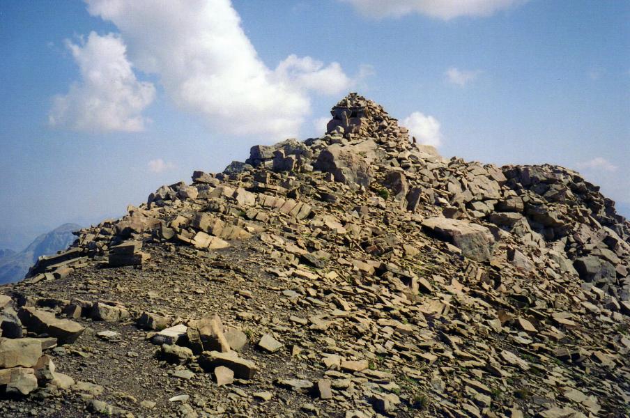 Le gros cairn sommital