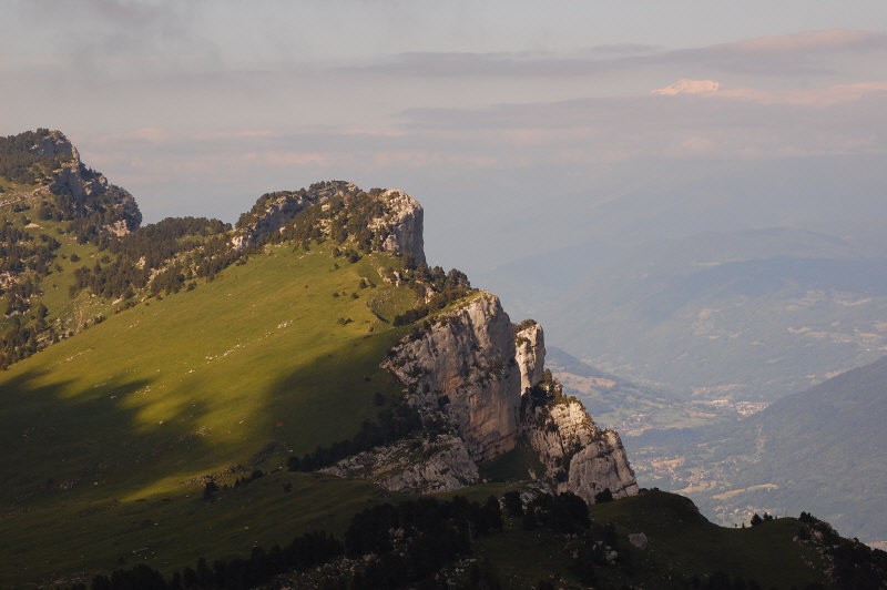 Le jour décline.