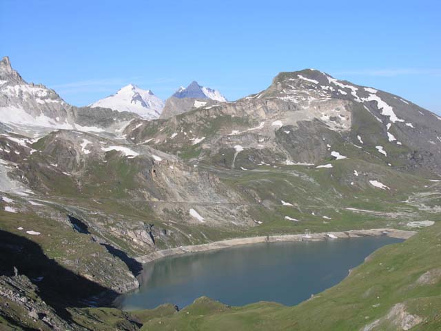 Le lac de la Sassière