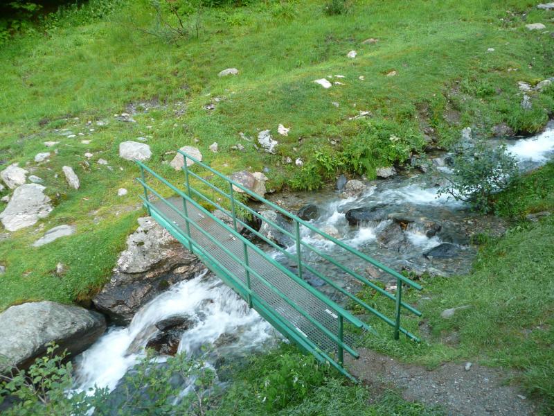 Le petit pont de fer qu'il faut traverser