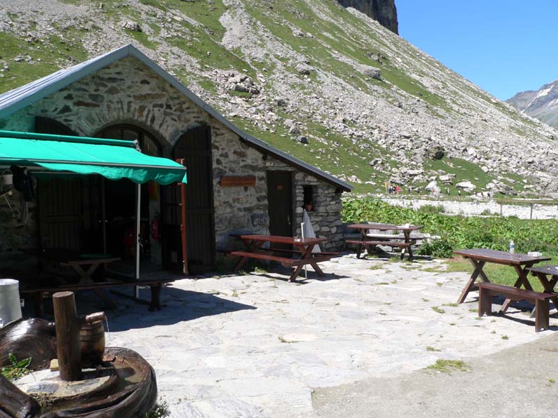 Le refuge d'Entre le lac