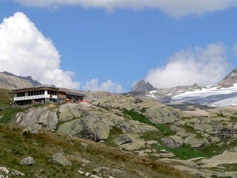Le refuge des Evettes 2590m