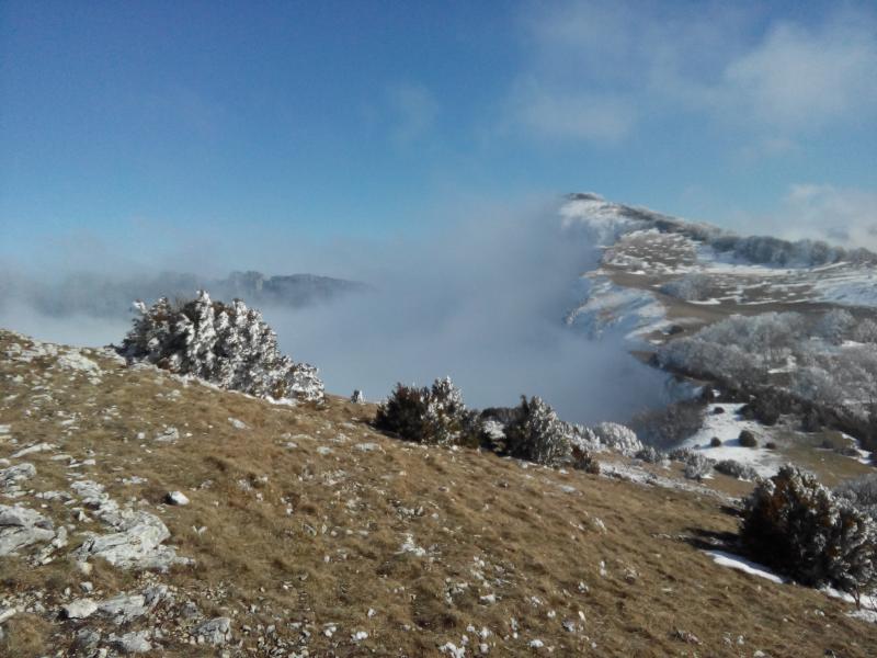 Le sommet attaqué par la brume.