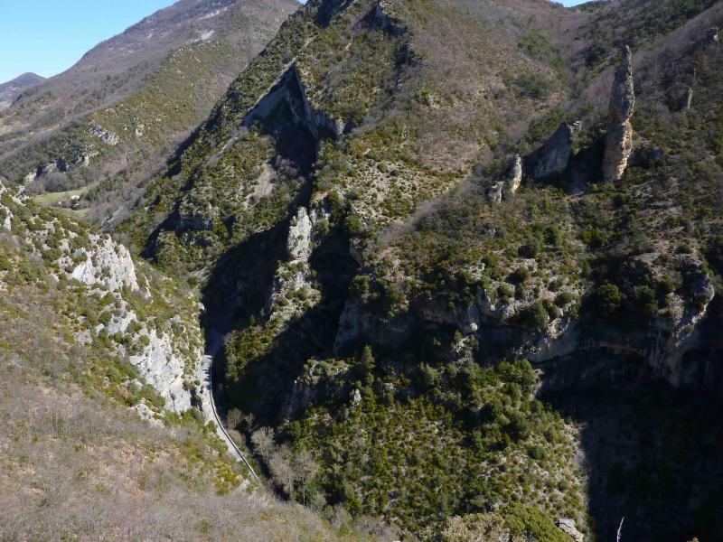 Le versant d'en face, avec sa belle aiguille