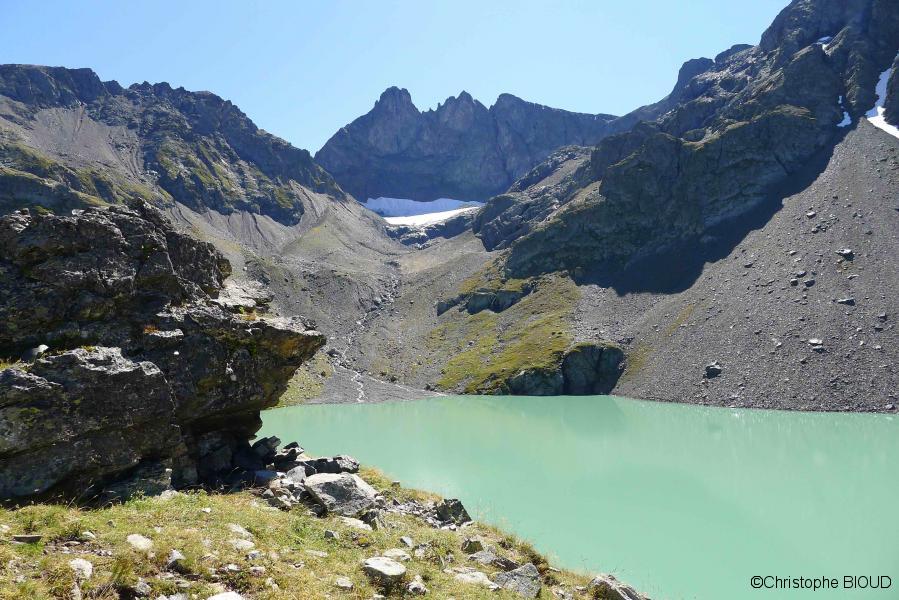 Les 3 pics, le glacier, le lac..