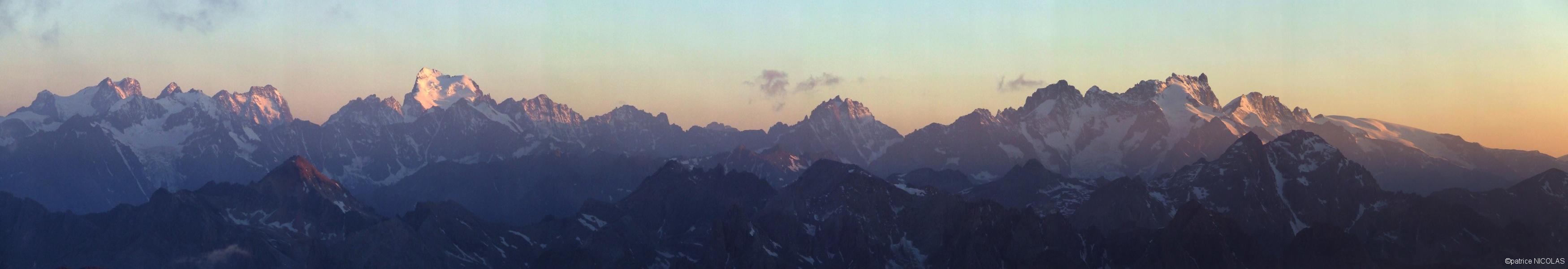 Les Ecrins au couchant