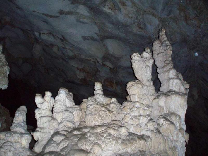 Les belles concrétions dans la grotte