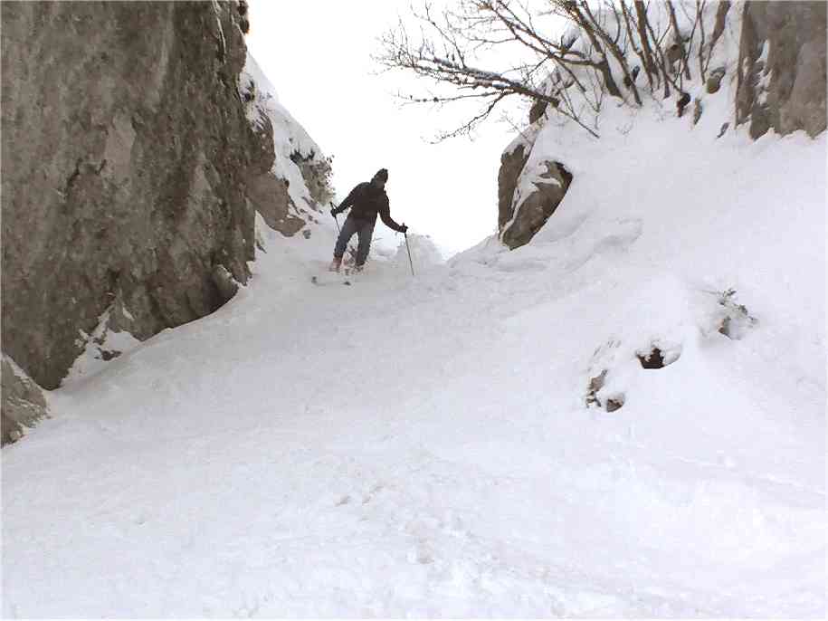 Luc dans le couloir