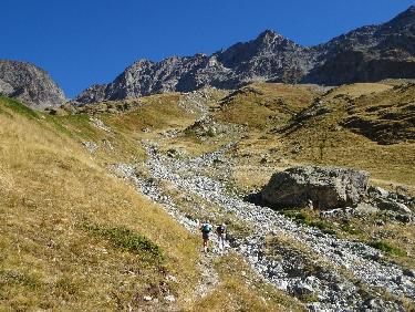 L&apos;abri du Vaccivier, sous le rocher