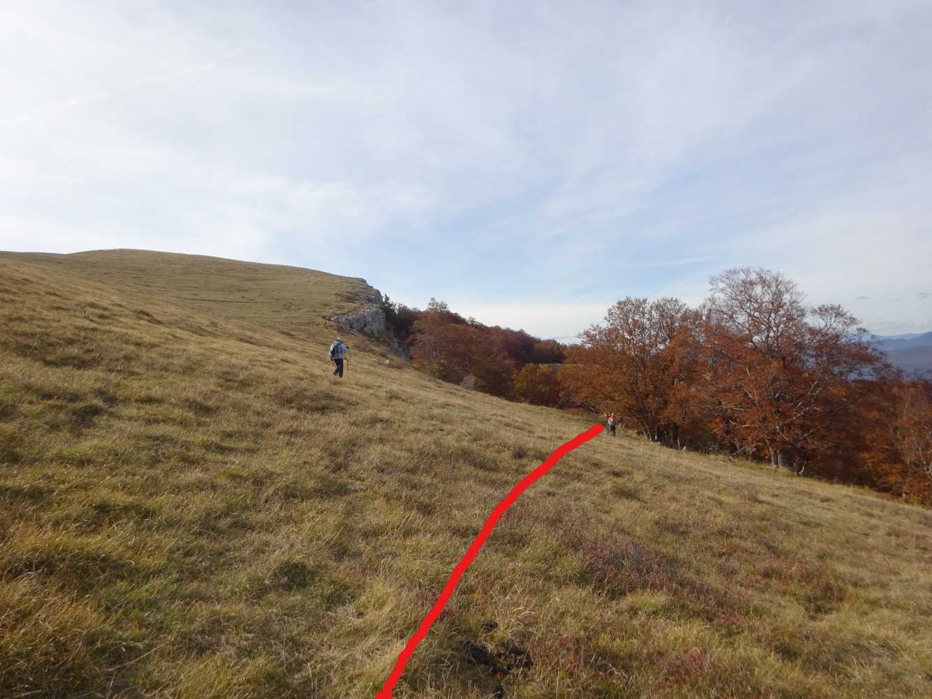 L'accÃ¨s au chemin de descente au Clos des DÃ©bats