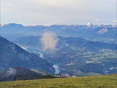 L'effondrement de la cabane sur des pattes de poule