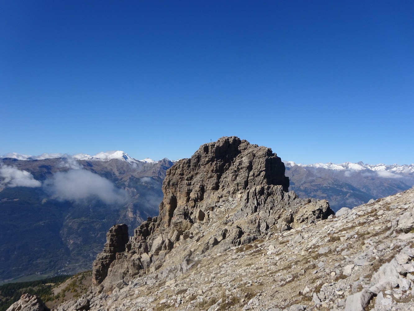 La croix des Crousas vue depuis la crÃªte