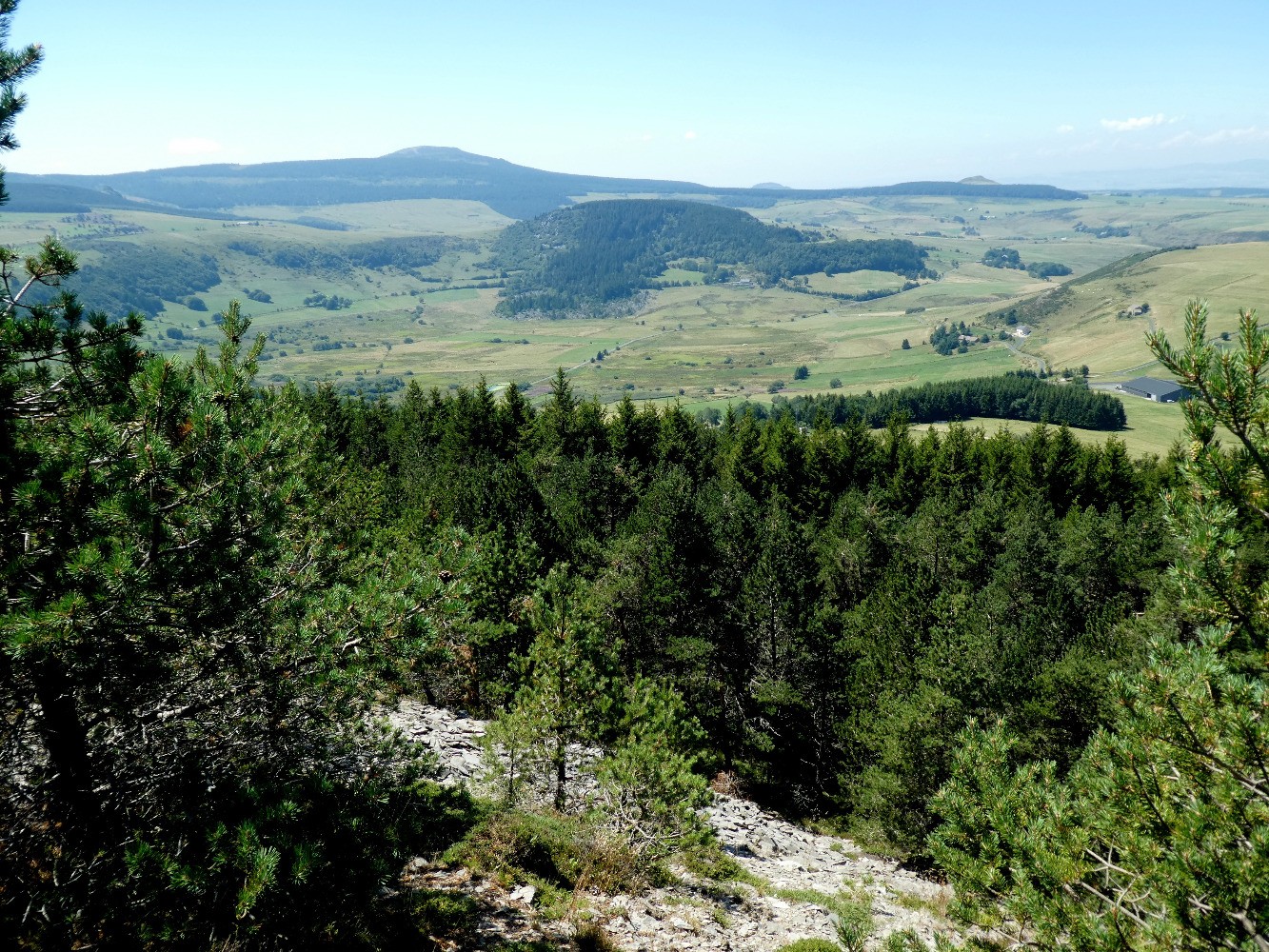 la cuvette des Narces depuis le sentier de descente