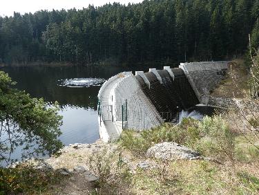 la digue depuis la rive droite