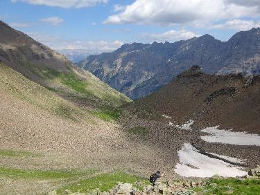 La tÃªte du Clot : descente dans le Grand Clausis. Au premier plan vers la droite, la tÃªte de Clausis