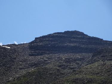 La tÃªte du Clot vue du Grand Clausis. On voit l&apos;Ã©chancrure Ã  gauche.