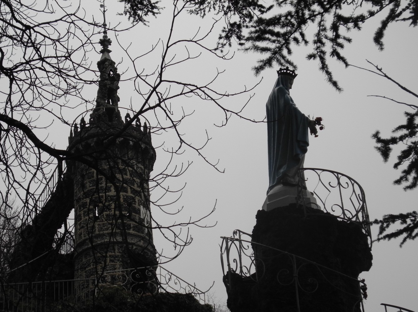 La vierge et l'observatoire