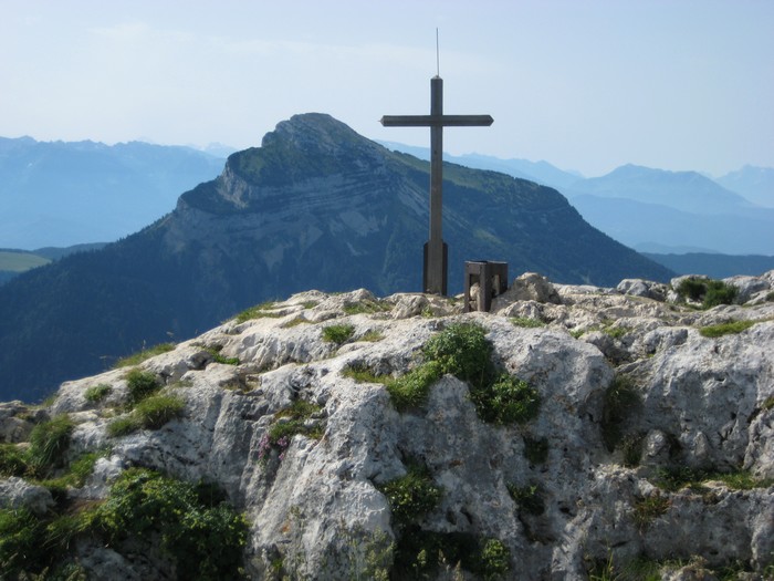 la croix et Chamechaude