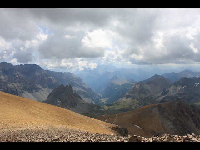 la vallée étroite