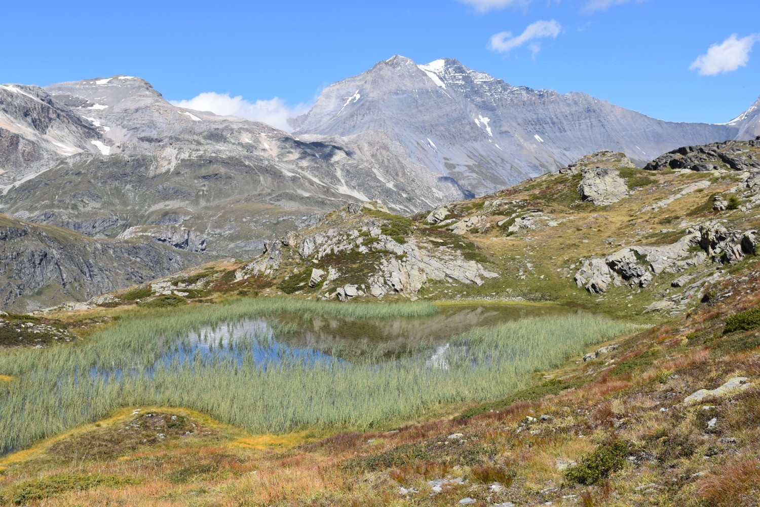 Lac de Bellecombe, et face sud de la Grande Casse