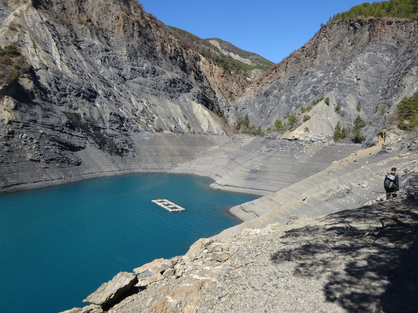 Lac de Serre-PonÃ§on, crique du torrent de la Gorge