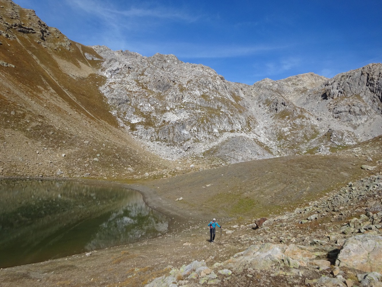 Lac du Distroit et montÃ©e vers la pointe des Rougnous