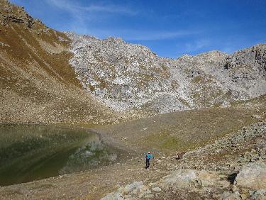 Lac du Distroit et montÃ©e vers la pointe des Rougnous