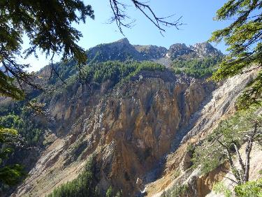 Le cirque de Bragousse vu du sentier de Charance