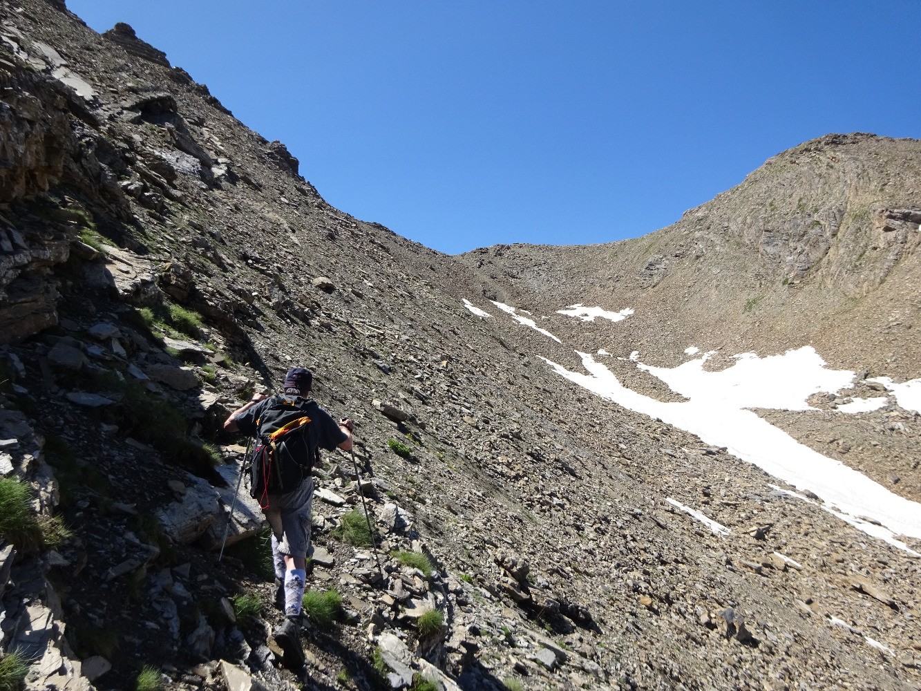 Le col Ã  2731m Ã  gauche de la Petite EperviÃ¨re