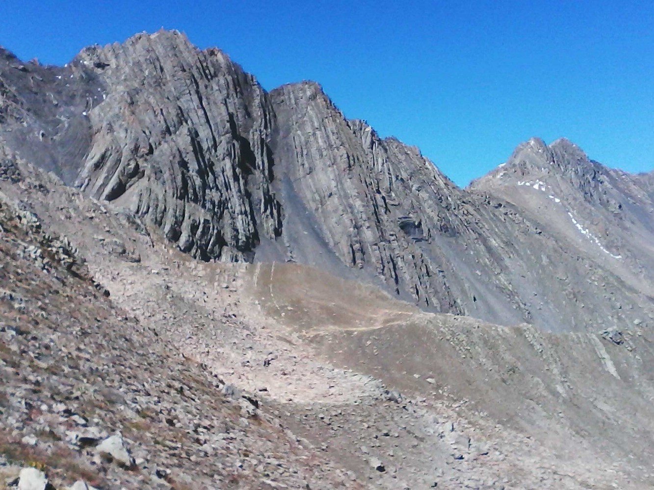 le col de la perche au 1er plan