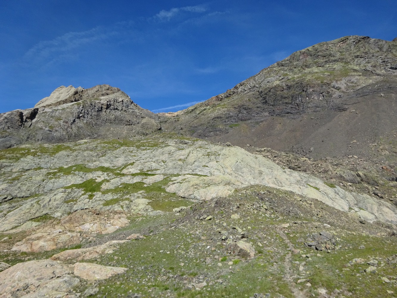Le col de Riou Beyrou vu vers 2580m