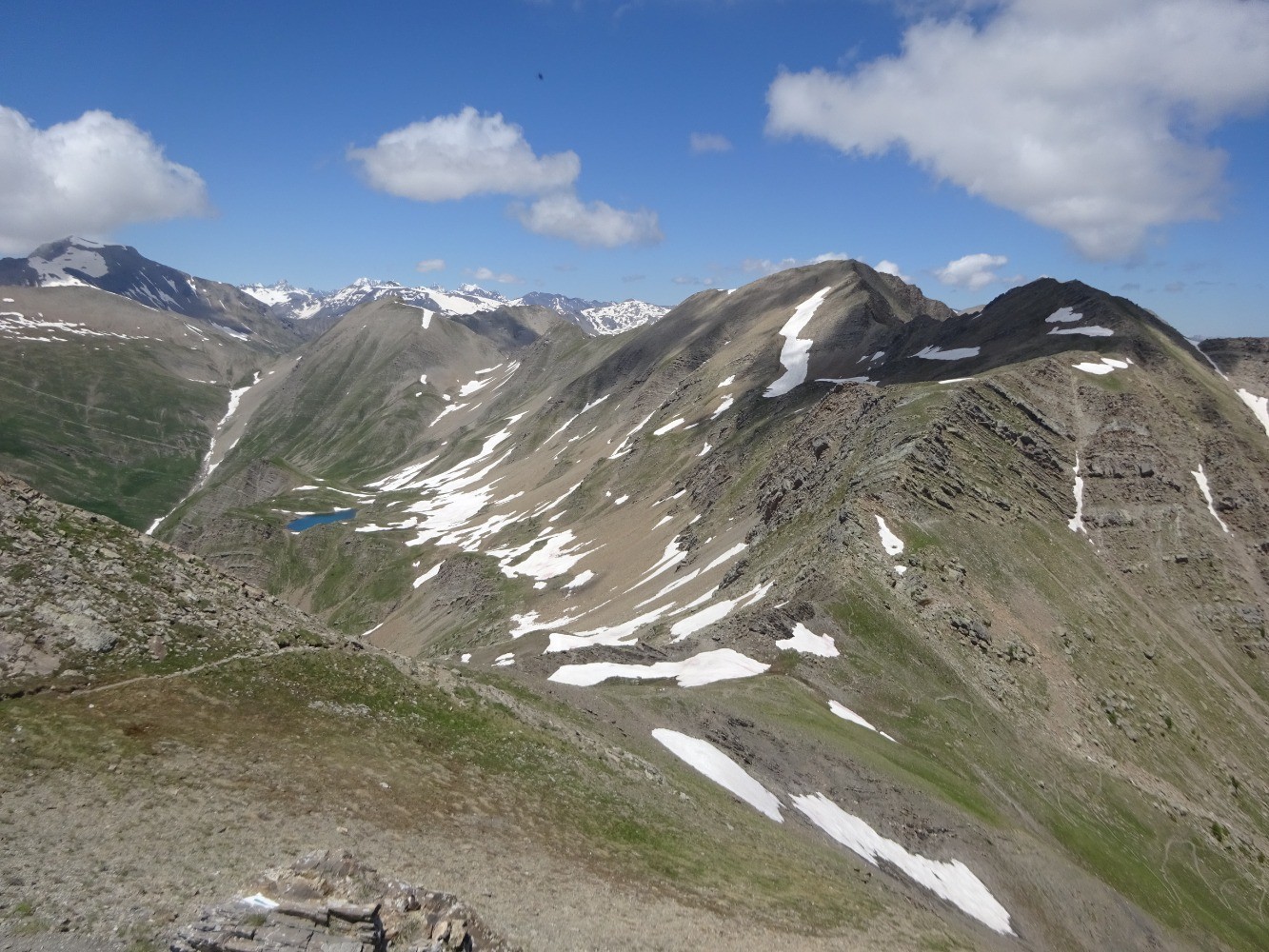 Le col de Trempa-Latz avec la tÃªte de Chante-Perdrix, le lac Brun et le Mourre Froid